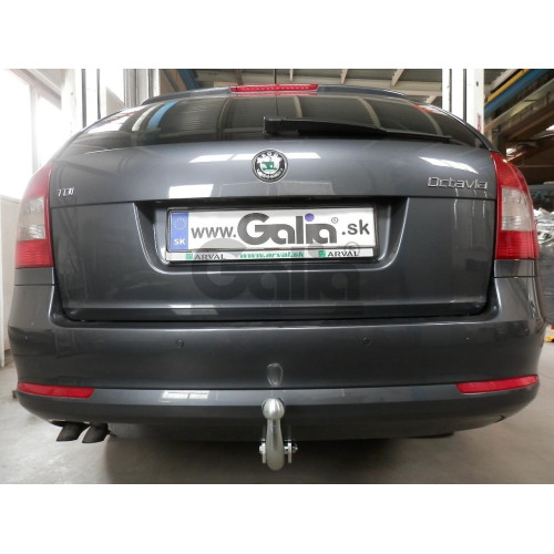 S086C GALIA Полностью оцинкованный фаркоп на Skoda Octavia II седан/универсал 2005-2013, Skoda Octavia Scout 2008-2013, в т.ч. 4WD. Подрозетник убирается за бампер. Тип шара: C (горизонтальный съемный). Подрезка бампера. Нагрузки: 1600/80 кг, масса фаркоп