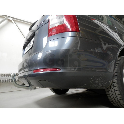 S086C GALIA Полностью оцинкованный фаркоп на Skoda Octavia II седан/универсал 2005-2013, Skoda Octavia Scout 2008-2013, в т.ч. 4WD. Подрозетник убирается за бампер. Тип шара: C (горизонтальный съемный). Подрезка бампера. Нагрузки: 1600/80 кг, масса фаркоп