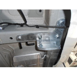 S097C GALIA Полностью оцинкованный фаркоп на Suzuki Grand Vitara 5 дверей 2005-2016. Тип шара: C (горизонтальный съемный). Невидимый вырез бампера. Нагрузки: 2000/
