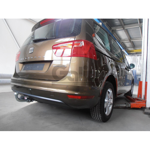 S100A GALIA Полностью оцинкованный фаркоп на SEAT Alhambra 2010-2020, Volkswagen Sharan 2010-2020 2WD/4WD. Тип шара: A. Подрезка бампера. Нагрузки: 2500/100 кг, масса фаркопа 17,52 кг