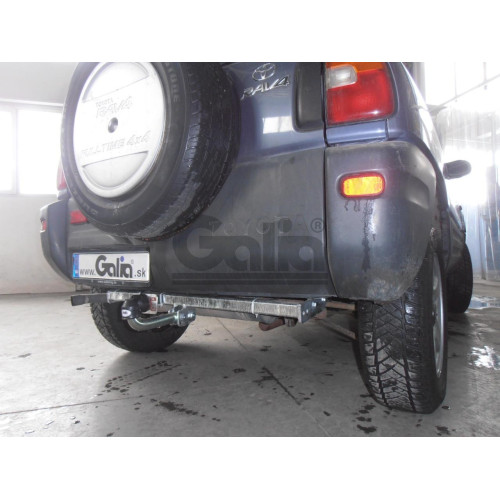T030C GALIA Полностью оцинкованный фаркоп на Toyota RAV4 1995-2000. Тип шара: C (горизонтальный съемный). Установка без снятия и выреза бампера. Нагрузки: 1750/75 кг, масса фаркопа 14,6 кг