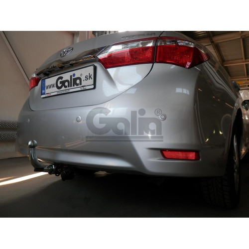 T064C GALIA Полностью оцинкованный фаркоп на Toyota Corolla седан E170 2013-2019. Тип шара: C (горизонтальный съемный). Невидимый вырез бампера. Нагрузки: 1600/75 кг, масса фаркопа 16,57 кг