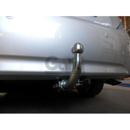 T064C GALIA Полностью оцинкованный фаркоп на Toyota Corolla седан E170 2013-2019. Тип шара: C (горизонтальный съемный). Невидимый вырез бампера. Нагрузки: 1600/75 кг, масса фаркопа 16,57 кг