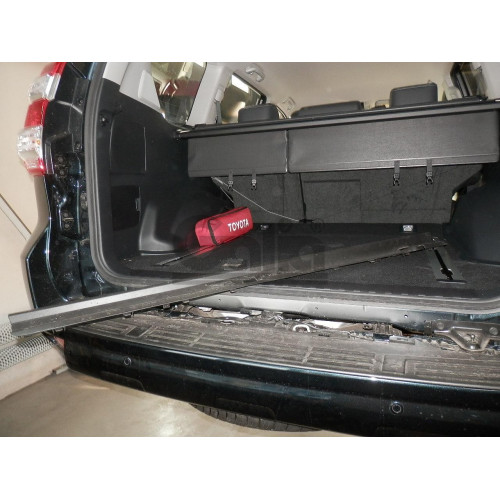 T065C GALIA Полностью оцинкованный фаркоп на Toyota Land Cruiser Prado J120 2003-2009, J150 2009-2023, Lexus GX 470 2003-2009, GX 460 2009-2023. Тип шара: C (горизонтальный съемный). Невидимый вырез бампера. Нагрузки: 3000/120 кг, масса фаркопа 6,97 кг