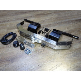 TCU00050 ТСС Фаркоп на Toyota Land Cruiser 200 2007-2021 с накладкой с надписью Toyota без подрезки бампера. Тип шара: F. Нагрузки: 1500/100 кг