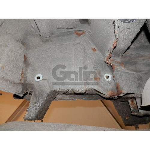 V010C GALIA Полностью оцинкованный фаркоп на Volkswagen Golf III универсал 1993-1999. Тип шара: C (горизонтальный съемный). Подрезка бампера. Нагрузки: 1500/75 кг, масса фаркопа 15,77 кг