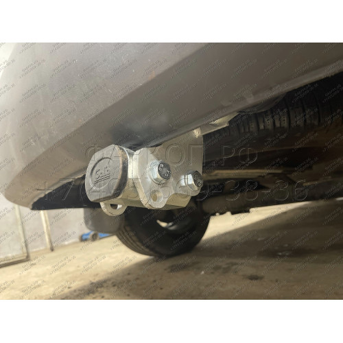 V067C GALIA Полностью оцинкованный фаркоп на Volkswagen Caddy 2004-2020, включая Maxi, включая 4WD. Подрозетник убирается за бампер. Тип шара: C (горизонтальный съемный). Установка без выреза бампера. Нагрузки: 1650/80 кг, масса фаркопа 16,37 кг