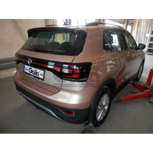 V088A GALIA Полностью оцинкованный фаркоп на Volkswagen T-Cross 2018-2024. Подрозетник убирается за бампер. Тип шара: A. Невидимый вырез бампера. Нагрузки: 1400/70 кг, масса фаркопа 14,72 кг