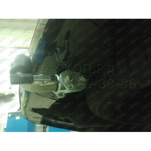 T070C GALIA Полностью оцинкованный фаркоп на Toyota Land Cruiser 200 2008-2021, Lexus LX 2008-2021. Тип шара: C (горизонтальный съемный). Невидимый вырез бампера. Нагрузки: 3500/140 кг, масса фаркопа 8,97 кг