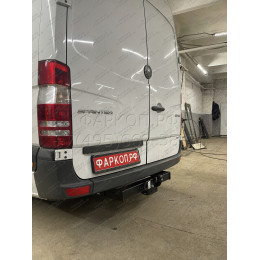 2250-F ORIS Фаркоп на Mercedes Sprinter фургон 2006-2019, 2019-, Volkswagen Crafter фургон 2006-2017 без выреза в бампере. Тип шара: F. Нагрузки: 2000/100 кг, масса фаркопа 24,8 кг (бе