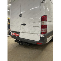 2250-F ORIS Фаркоп на Mercedes Sprinter фургон 2006-2019, 2019-, Volkswagen Crafter фургон 2006-2017 без выреза в бампере. Тип шара: F. Нагрузки: 2000/100 кг, масса фаркопа 24,8 кг (бе