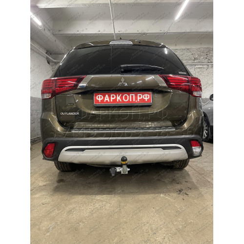 91312-A MOTODOR Фаркоп с оцинкованным шаром на Mitsubishi Outlander 2012-2019, 2019-2022. Вырез бампера по необходимости. Тип шара: A. Нагрузки: 1700/75 кг, масса фаркопа 23 кг (без электрики в комплекте)