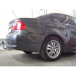 B016A GALIA Полностью оцинкованный фаркоп на BMW 3-Series E90/E91 седан/универсал/купе 2005-2011. Подрозетник убирается за бампер. Тип шара: A. Невидимый вырез