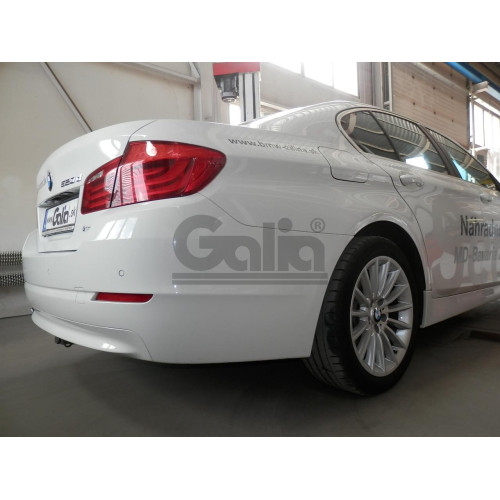 B020C GALIA Полностью оцинкованный фаркоп на BMW 5-Series седан F10 / универсал F11 2010-2016, BMW 5-Series GT F07 2010-2017. Подрозетник убирается за бампер. Тип шара: C (горизонтальный съемный). Невидимый вырез бампера. Нагрузки: 2200/100 кг, масса фарк