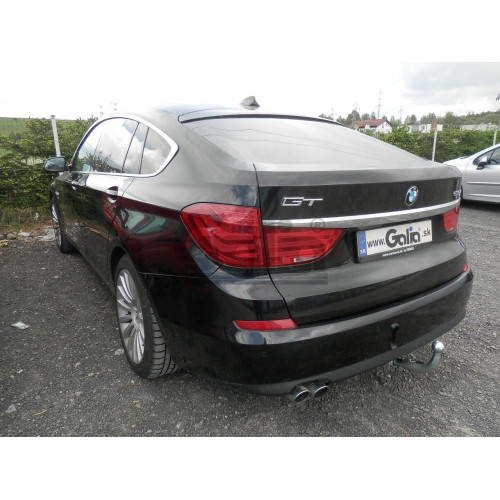 B020C GALIA Полностью оцинкованный фаркоп на BMW 5-Series седан F10 / универсал F11 2010-2016, BMW 5-Series GT F07 2010-2017. Подрозетник убирается за бампер. Тип шара: C (горизонтальный съемный). Невидимый вырез бампера. Нагрузки: 2200/100 кг, масса фарк