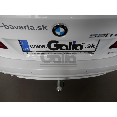 B020C GALIA Полностью оцинкованный фаркоп на BMW 5-Series седан F10 / универсал F11 2010-2016, BMW 5-Series GT F07 2010-2017. Подрозетник убирается за бампер. Тип шара: C (горизонтальный съемный). Невидимый вырез бампера. Нагрузки: 2200/100 кг, масса фарк