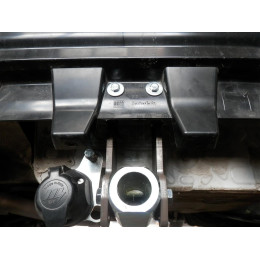 B020C GALIA Полностью оцинкованный фаркоп на BMW 5-Series седан F10 / универсал F11 2010-2016, BMW 5-Series GT F07 2010-2017. Подрозетник убирается за бампер. Тип шара: C (го