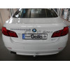 B020C GALIA Полностью оцинкованный фаркоп на BMW 5-Series седан F10 / универсал F11 2010-2016, BMW 5-Series GT F07 2010-2017. Подрозетник убирается за бампер. Тип шара: C (горизонтальный съемный). Невидимый вырез бампера. Нагрузки: 2200/100 кг, масса фарк