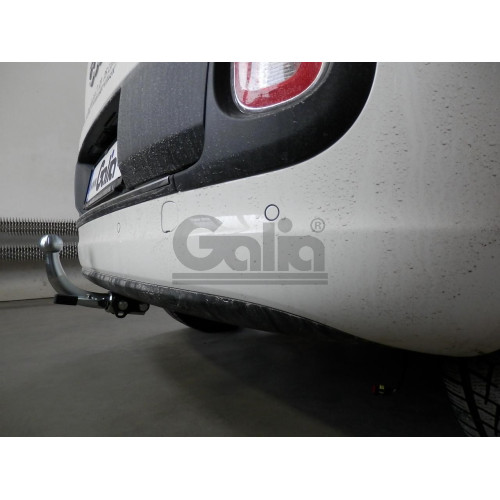 F117C GALIA Полностью оцинкованный фаркоп на FIAT 500L 2012-2022. Подрозетник убирается за бампер. Тип шара: C (горизонтальный съемный). Невидимый вырез бампера. Нагрузки: 1200/85 кг, масса фаркопа 13,87 кг
