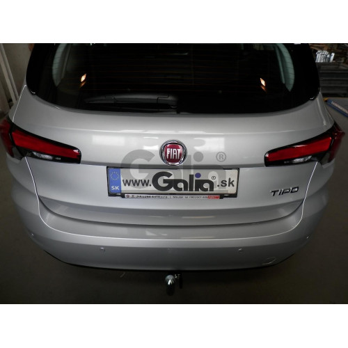 F134C GALIA Полностью оцинкованный фаркоп на FIAT Tipo универсал 2016-. Подрозетник убирается за бампер. Тип шара: C (горизонтальный съемный). Невидимый вырез бампера. Нагрузки: 1600/100 кг, масса фаркопа 16,87 кг