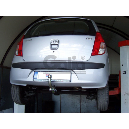 H075C GALIA Полностью оцинкованный фаркоп на Hyundai i10 2008-2013. Тип шара: C (горизонтальный съемный). Невидимый вырез бампера. Нагрузки: 700/28 кг, масса фаркопа 15,07 кг