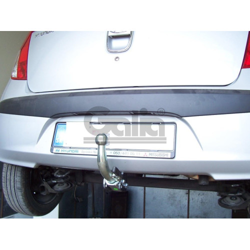 H075C GALIA Полностью оцинкованный фаркоп на Hyundai i10 2008-2013. Тип шара: C (горизонтальный съемный). Невидимый вырез бампера. Нагрузки: 700/28 кг, масса фаркопа 15,07 кг