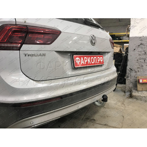 V069C GALIA Полностью оцинкованный фаркоп на Volkswagen Tiguan 2007-2016, Tiguan 2 2016-2024, Audi Q3 2011-2019, 2019-2025, SEAT Tarraco 2018-2024. Тип шара: C (горизонтальный съемный). Невидимый вырез бампера. Нагрузки: 2500/140 кг, масса фаркопа 16,2 кг