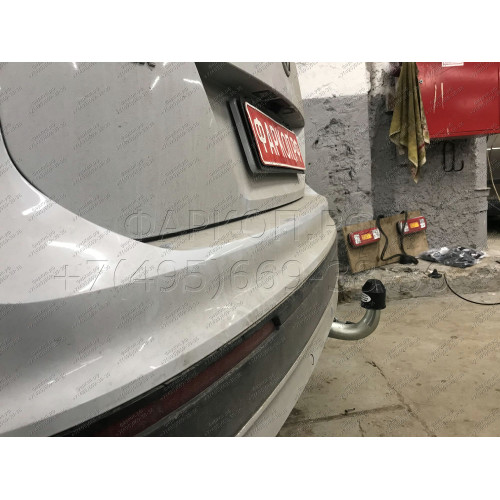 V069C GALIA Полностью оцинкованный фаркоп на Volkswagen Tiguan 2007-2016, Tiguan 2 2016-2024, Audi Q3 2011-2019, 2019-2025, SEAT Tarraco 2018-2024. Тип шара: C (горизонтальный съемный). Невидимый вырез бампера. Нагрузки: 2500/140 кг, масса фаркопа 16,2 кг