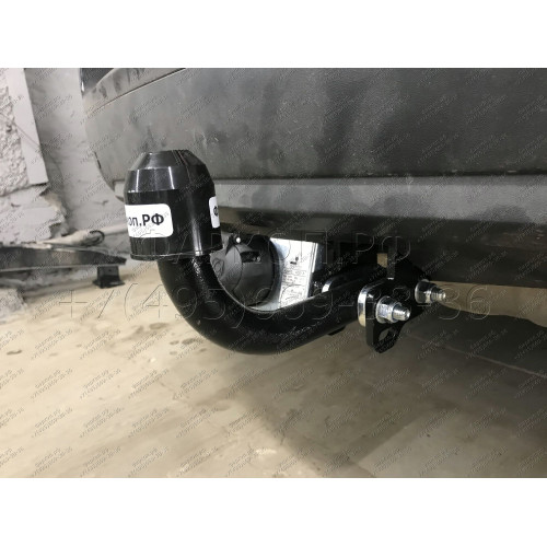 V124-A Лидер-плюс ТСУ для Volkswagen Touareg 2002-2010 (требуется вырез в бампере), Volkswagen Touareg 2010-2018, Audi Q7 2007-2015 (без выреза бампера). Нагрузки: 1500/75 кг, масса фаркопа 14,52 кг (без электрики в комплекте)