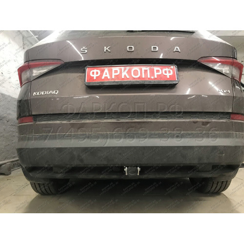 V069C GALIA Полностью оцинкованный фаркоп на Volkswagen Tiguan 2007-2016, Tiguan 2 2016-2024, Audi Q3 2011-2019, 2019-2025, SEAT Tarraco 2018-2024. Тип шара: C (горизонтальный съемный). Невидимый вырез бампера. Нагрузки: 2500/140 кг, масса фаркопа 16,2 кг