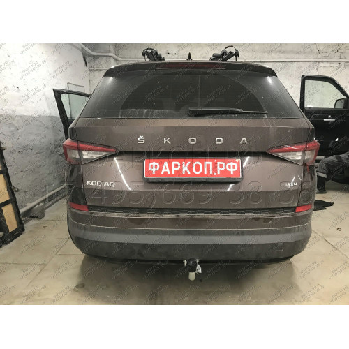 V069C GALIA Полностью оцинкованный фаркоп на Volkswagen Tiguan 2007-2016, Tiguan 2 2016-2024, Audi Q3 2011-2019, 2019-2025, SEAT Tarraco 2018-2024. Тип шара: C (горизонтальный съемный). Невидимый вырез бампера. Нагрузки: 2500/140 кг, масса фаркопа 16,2 кг