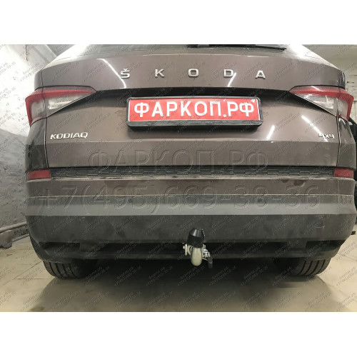 V069C GALIA Полностью оцинкованный фаркоп на Volkswagen Tiguan 2007-2016, Tiguan 2 2016-2024, Audi Q3 2011-2019, 2019-2025, SEAT Tarraco 2018-2024. Тип шара: C (горизонтальный съемный). Невидимый вырез бампера. Нагрузки: 2500/140 кг, масса фаркопа 16,2 кг