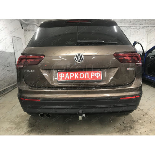 V069C GALIA Полностью оцинкованный фаркоп на Volkswagen Tiguan 2007-2016, Tiguan 2 2016-2024, Audi Q3 2011-2019, 2019-2025, SEAT Tarraco 2018-2024. Тип шара: C (горизонтальный съемный). Невидимый вырез бампера. Нагрузки: 2500/140 кг, масса фаркопа 16,2 кг