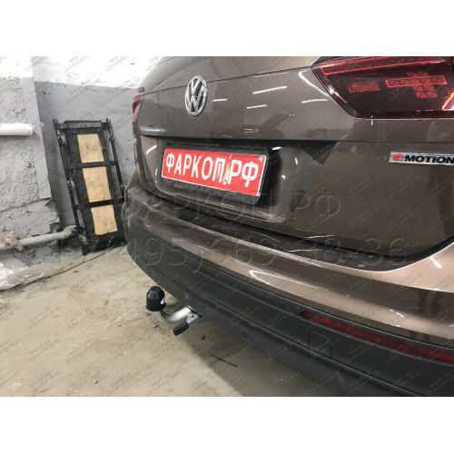 V069C GALIA Полностью оцинкованный фаркоп на Volkswagen Tiguan 2007-2016, Tiguan 2 2016-2024, Audi Q3 2011-2019, 2019-2025, SEAT Tarraco 2018-2024. Тип шара: C (горизонтальный съемный). Невидимый вырез бампера. Нагрузки: 2500/140 кг, масса фаркопа 16,2 кг