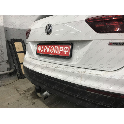 V069C GALIA Полностью оцинкованный фаркоп на Volkswagen Tiguan 2007-2016, Tiguan 2 2016-2024, Audi Q3 2011-2019, 2019-2025, SEAT Tarraco 2018-2024. Тип шара: C (горизонтальный съемный). Невидимый вырез бампера. Нагрузки: 2500/140 кг, масса фаркопа 16,2 кг