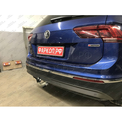 V069C GALIA Полностью оцинкованный фаркоп на Volkswagen Tiguan 2007-2016, Tiguan 2 2016-2024, Audi Q3 2011-2019, 2019-2025, SEAT Tarraco 2018-2024. Тип шара: C (горизонтальный съемный). Невидимый вырез бампера. Нагрузки: 2500/140 кг, масса фаркопа 16,2 кг
