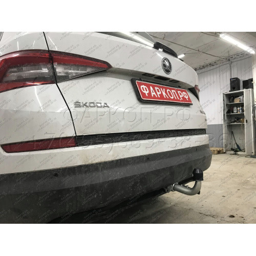 V069C GALIA Полностью оцинкованный фаркоп на Volkswagen Tiguan 2007-2016, Tiguan 2 2016-2024, Audi Q3 2011-2019, 2019-2025, SEAT Tarraco 2018-2024. Тип шара: C (горизонтальный съемный). Невидимый вырез бампера. Нагрузки: 2500/140 кг, масса фаркопа 16,2 кг
