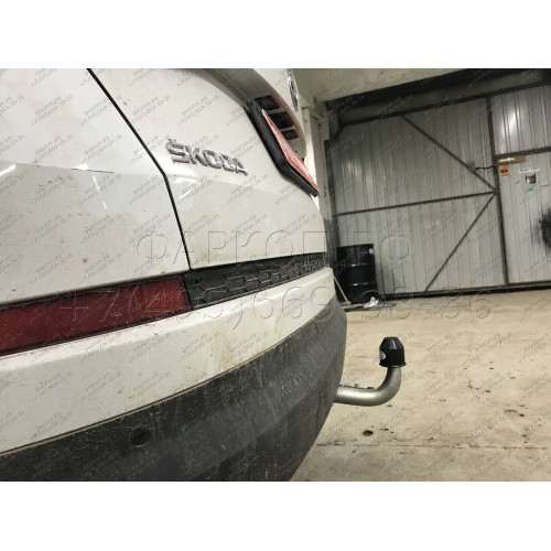 V069C GALIA Полностью оцинкованный фаркоп на Volkswagen Tiguan 2007-2016, Tiguan 2 2016-2024, Audi Q3 2011-2019, 2019-2025, SEAT Tarraco 2018-2024. Тип шара: C (горизонтальный съемный). Невидимый вырез бампера. Нагрузки: 2500/140 кг, масса фаркопа 16,2 кг