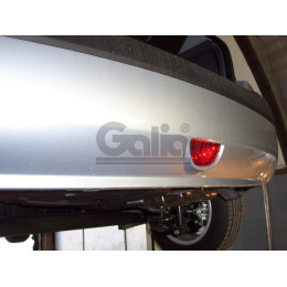 K033C GALIA Полностью оцинкованный фаркоп на Kia Rio II хетчбек 5 дверей 2005-2011. Фаркоп закрывает противотуманную фару. Тип шара: C (горизонтальный съе