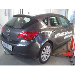 O058C GALIA Полностью оцинкованный фаркоп на Opel Astra J хетчбек 5 дверей 2009-2015. Подрозетник убирается за бампер. Тип шара: C (горизонтальный съемный). 