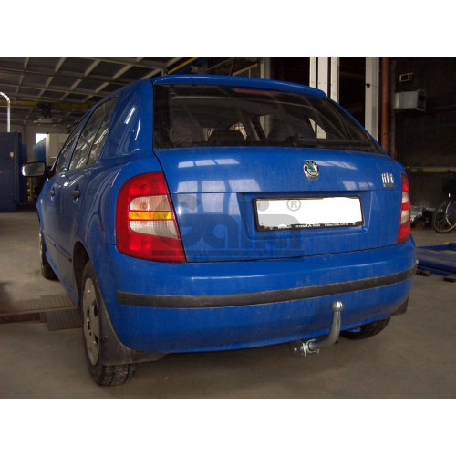 S081A GALIA Полностью оцинкованный фаркоп на Skoda Fabia хетчбек 2000-2007, 2007-2014. Подрозетник убирается за бампер. Тип шара: A. Невидимый вырез бампера. Нагрузки: 1200/50 кг, масса фаркопа 12,82 кг