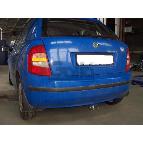 S081A GALIA Полностью оцинкованный фаркоп на Skoda Fabia хетчбек 2000-2007, 2007-2014. Подрозетник убирается за бампер. Тип шара: A. Невидимый вырез бампера. Нагрузки: 1200/50 кг, масса фаркопа 12,82 кг