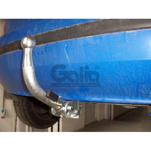 S081A GALIA Полностью оцинкованный фаркоп на Skoda Fabia хетчбек 2000-2007, 2007-2014. Подрозетник убирается за бампер. Тип шара: A. Невидимый вырез бампера. Нагрузки: 1200/50 кг, масса фаркопа 12,82 кг