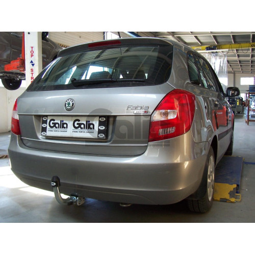 S082A GALIA Полностью оцинкованный фаркоп на Skoda Fabia седан/универсал 2000-2014, с 2008-2014 требуется электрика с блоком согласования. Подрозетник убирается за бампер. Тип шара: A. Невидимый вырез бампера. Нагрузки: 1200/50 кг, масса фаркопа 12,5 кг