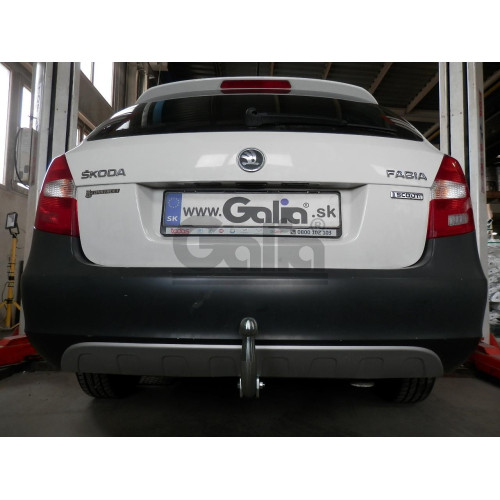 S082A GALIA Полностью оцинкованный фаркоп на Skoda Fabia седан/универсал 2000-2014, с 2008-2014 требуется электрика с блоком согласования. Подрозетник убирается за бампер. Тип шара: A. Невидимый вырез бампера. Нагрузки: 1200/50 кг, масса фаркопа 12,5 кг