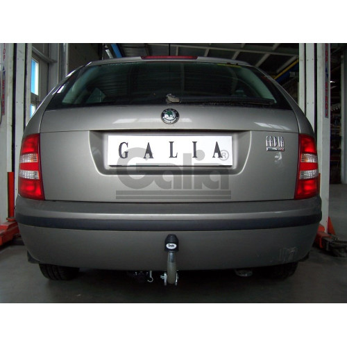 S082A GALIA Полностью оцинкованный фаркоп на Skoda Fabia седан/универсал 2000-2014, с 2008-2014 требуется электрика с блоком согласования. Подрозетник убирается за бампер. Тип шара: A. Невидимый вырез бампера. Нагрузки: 1200/50 кг, масса фаркопа 12,5 кг