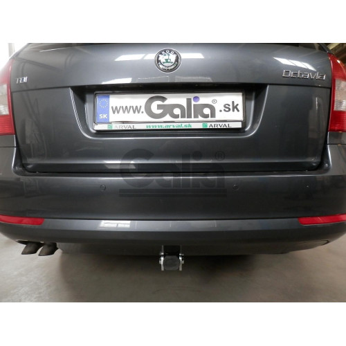 S086V GALIA Полностью оцинкованный фаркоп на Skoda Octavia II седан/универсал 2005-2013, Skoda Octavia Scout 2008-2013, в т.ч. 4WD. Подрозетник убирается за бампер. Тип шара: AV (вертикальное быстросъемное крепление шара на ключе). Подрезка бампера. Нагру