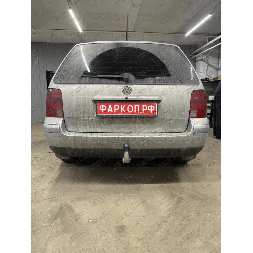 S088A GALIA Полностью оцинкованный фаркоп на Skoda Superb I 2002-2008, Volkswagen Passat B5 седан/универсал 1996-2005. Выхлопная труба с левой стороны. Подрозетник убирается за бампер. Тип шара: A. Невидимый вырез бампера. Нагрузки: 2100/85 кг, масса фарк