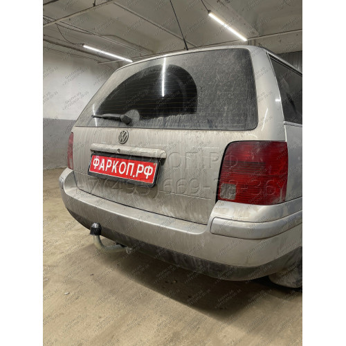 S088A GALIA Полностью оцинкованный фаркоп на Skoda Superb I 2002-2008, Volkswagen Passat B5 седан/универсал 1996-2005. Выхлопная труба с левой стороны. Подрозетник убирается за бампер. Тип шара: A. Невидимый вырез бампера. Нагрузки: 2100/85 кг, масса фарк