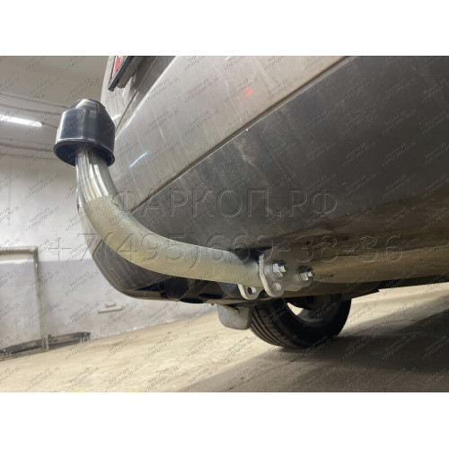 S088A GALIA Полностью оцинкованный фаркоп на Skoda Superb I 2002-2008, Volkswagen Passat B5 седан/универсал 1996-2005. Выхлопная труба с левой стороны. Подрозетник убирается за бампер. Тип шара: A. Невидимый вырез бампера. Нагрузки: 2100/85 кг, масса фарк